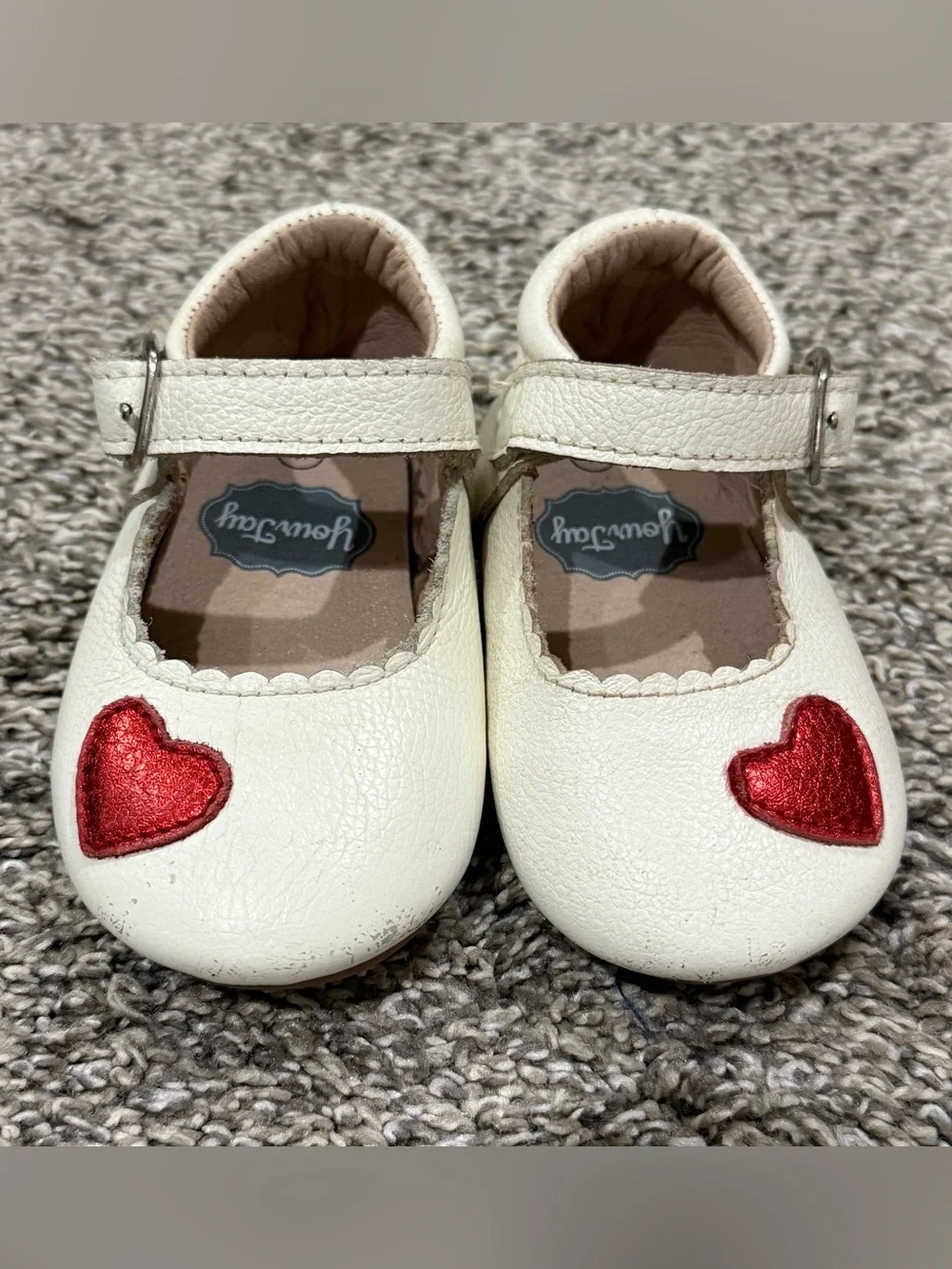 YourTay Mary Jane Shoes Girls Size 4 Cream Red Heart Leather Scalloped Flats⁠
